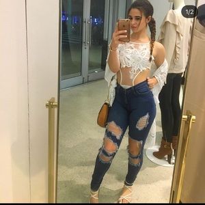 Ripped high waisted edgy blue jeans 🦋